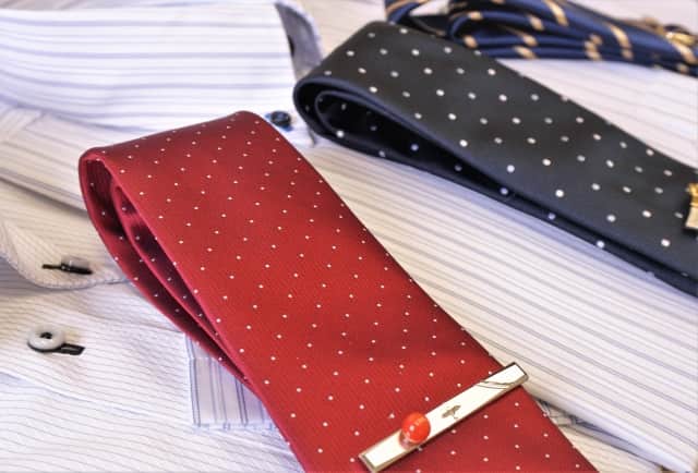 ネクタイ、シャツ、ネクタイピン